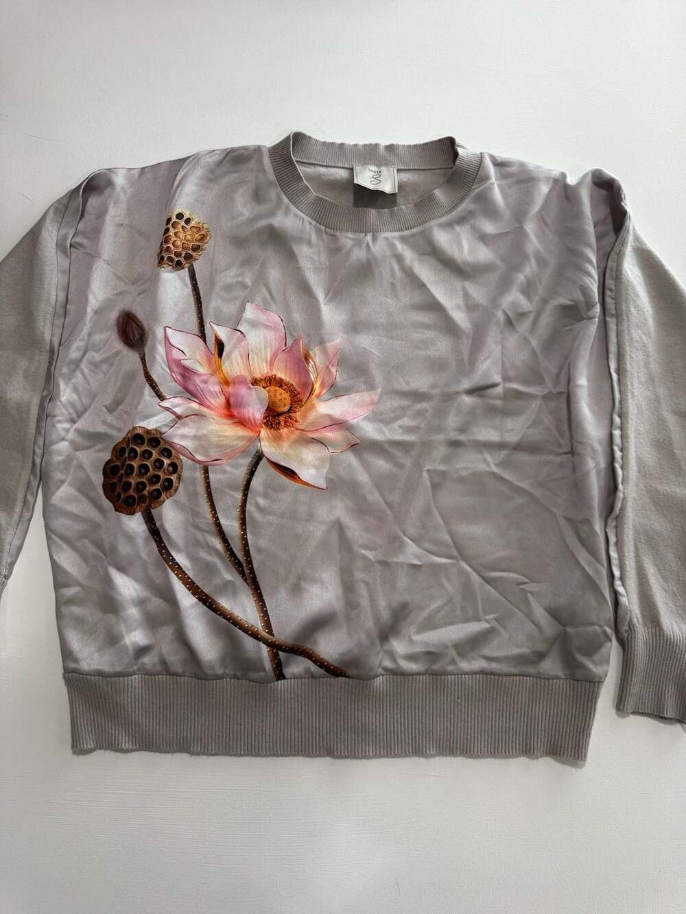 Sioni Gray Satin Lotus Floral Print Long Sleeve Crewneck Pullover Sweatshirt